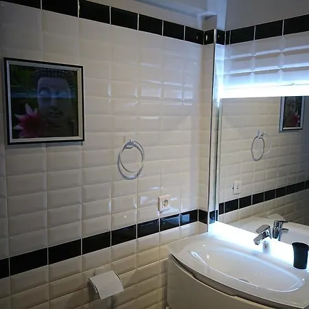 Studio Proche Palais Apartment